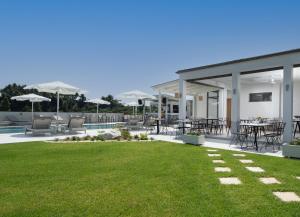 Piscine de l'établissement Terra Olivia Luxury Villas and Suites ou située à proximité