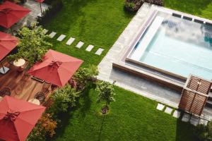 Bazén v ubytovaní MalisGarten Green Spa Hotel alebo v jeho blízkosti