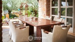 Fotografie z fotogalerie ubytování Villa Karim v destinaci Jehnići