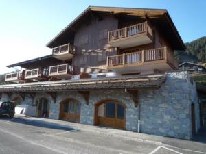 Photo de la galerie de l'établissement Appartement Villard-sur-Doron, 4 pièces, 9 personnes - FR-1-293-89, à Villard-sur-Doron