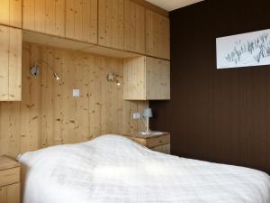 Appartement Méribel, 2 pièces, 3 personnes - FR-1-182-189にあるベッド