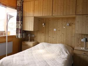 Appartement Méribel, 2 pièces, 3 personnes - FR-1-182-189にあるベッド