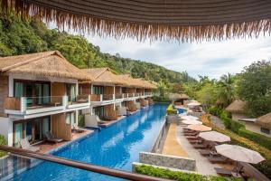 Бассейн в Tup Kaek Sunset Beach Resort-SHA Plus или поблизости
