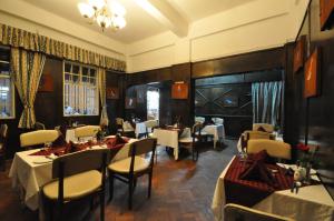 Posezení v ubytování The Oakwood Hotel