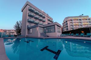The swimming pool at or close to Hotel Imperiale