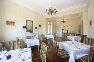 ห้องอาหารหรือที่รับประทานอาหารของ La Villa de Mazamet