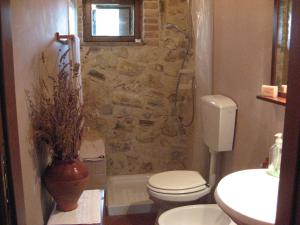 Kylpyhuone majoituspaikassa Casale Angeli in Narni
