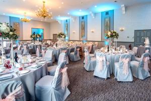 Restaurace v ubytování Shrigley Hall Hotel + 37 fotografií