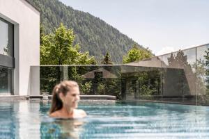 Bazén v ubytovaní Falkensteiner Hotel & Spa Falkensteinerhof alebo v jeho blízkosti