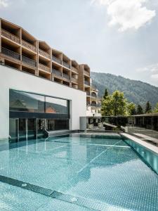 Bazén v ubytovaní Falkensteiner Hotel & Spa Falkensteinerhof alebo v jeho blízkosti