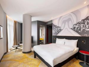 Cama ou camas em um quarto em ibis Styles Istanbul Merter
