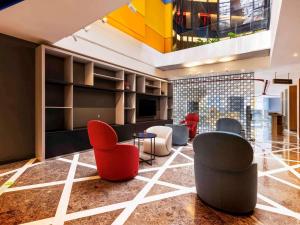 Uma área de estar em ibis Styles Istanbul Merter