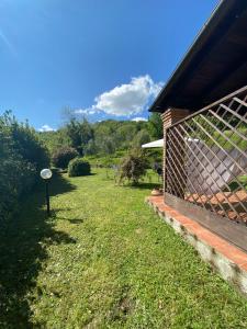 Vonkajšia záhrada v ubytovaní la casa nel bosco