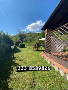 Vonkajšia záhrada v ubytovaní la casa nel bosco