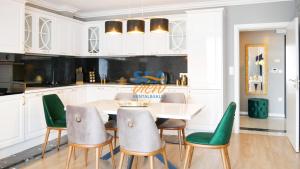A kitchen or kitchenette at Sea View Rental Front Beach