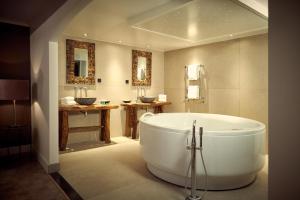 Koupelna v ubytování Van der Valk Hotel Emmeloord
