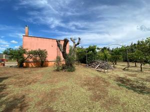 A garden outside Villetta a Corigliano D'Otranto