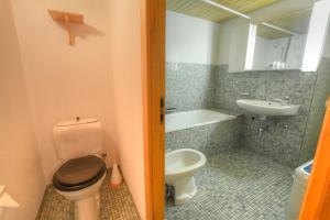 Salle de bains dans l'établissement Apartment Mercure 202