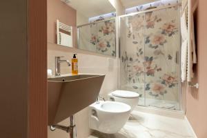 Kúpeľňa v ubytovaní Casavignoni luxury apartment near to Spanish step