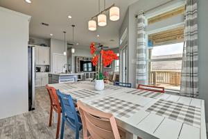 Villa Azul Galveston Home Modern and Beachfront!