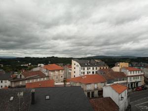 Ein allgemeiner Blick auf Palas de Rei oder ein Stadtblick von der Pension aus