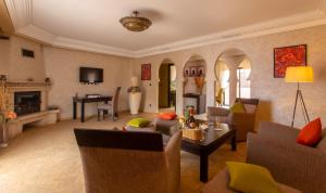 Posezení v ubytování Dellarosa Boutique Hotel and Spa