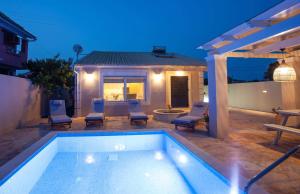 Πισίνα στο ή κοντά στο Ninos Corfu Villas