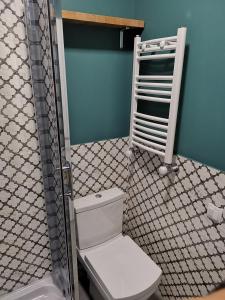 Koupelna v ubytování 3 Rooms Hotel + 35 fotografií