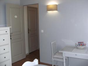 Fotografie z fotogalerie ubytování jolie chambre dans ancien corps de ferme v destinaci Bellengreville