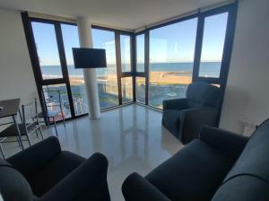 Galeriebild der Unterkunft Frente al mar charlone in Mar del Plata + 44 Fotos