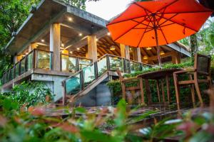 Сад в Tup Kaek Sunset Beach Resort-SHA Plus