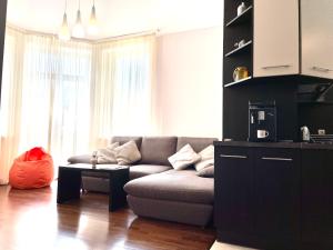 Area tempat duduk di NAVIT two room apartments with breakfast near the railway station,the city center and the park