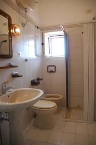 Kylpyhuone majoituspaikassa Villa Celeste Apartments Vieste -