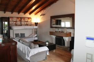 Φωτογραφία από το άλμπουμ του SEA VIEW APARTMENT 15 MIN FROM ATHENS AIRPORT στη Νέα Μάκρη