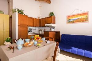 مطبخ أو مطبخ صغير في Holiday residence Mare Verde Villaggio Riotorto - ITO02100c-CYA