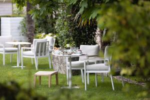 A seating area at Villa Clarisse & Spa by Olivier Claire