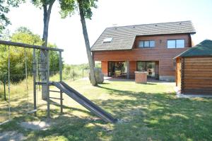 Το κτήριο όπου στεγάζεται  η παραθεριστική κατοικία +13 φωτογραφίες