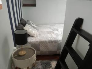 Posteľ alebo postele v izbe v ubytovaní niezależne piętro w domu z widokiem na morze
