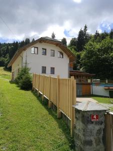 Gallery image of Kmetija Dolski - Apartment in peaceful nature, hiking and biking in Sovodenj