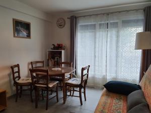 Area soggiorno di Port Vauban appartement F3 refait à neuf