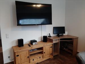 TV/Unterhaltungsangebot in der Unterkunft Ferienhaus 1 - 55483 Unzenberg