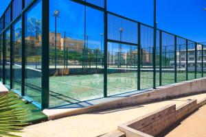 Tiện nghi tennis/bóng quần (squash) tại UHC Salou Villa Family Complex