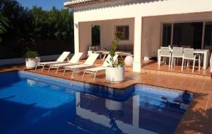The swimming pool at or close to Casa Verde