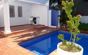 The swimming pool at or close to Casa Verde