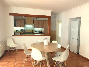 A kitchen or kitchenette at Casa Verde