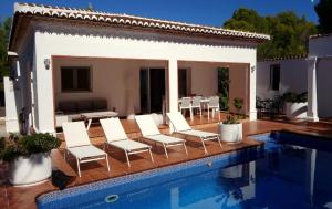 The swimming pool at or close to Casa Verde