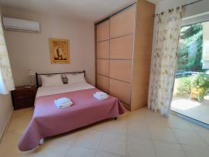 Posteľ alebo postele v izbe v ubytovaní Quiet luxury apartment near city center and port