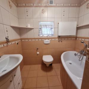 Koupelna v ubytování Kryniczanka + 33 fotografií
