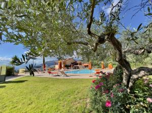 Bazén v ubytování Agri Resort Masusa nebo v jeho okolí