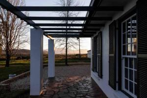 Το κτήριο όπου στεγάζεται  η παραθεριστική κατοικία